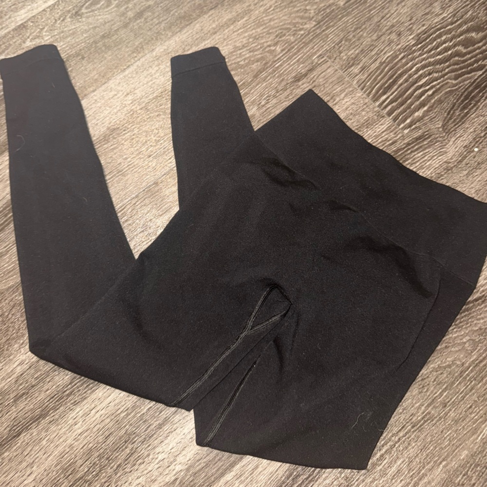 Alphalete black scrunch butt leggings size small